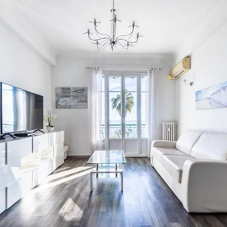 Sea Front - Panoramic View With Terrace - 85 M