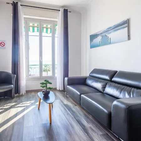 דירה Sea Front - Panoramic View With Terrace - 85 M *