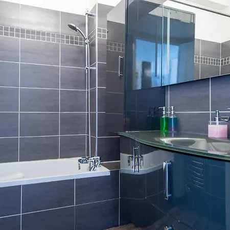 Apartamento Sea Front - Panoramic View With Terrace - 85 M Niza