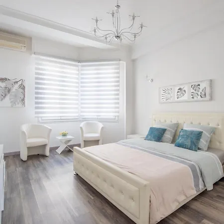 Sea Front - Panoramic View With Terrace - 85 M