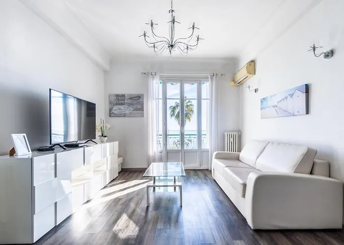 Sea Front - Panoramic View With Terrace - 85 M