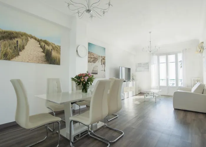 Sea Front - Panoramic View With Terrace - 85 M * Nice